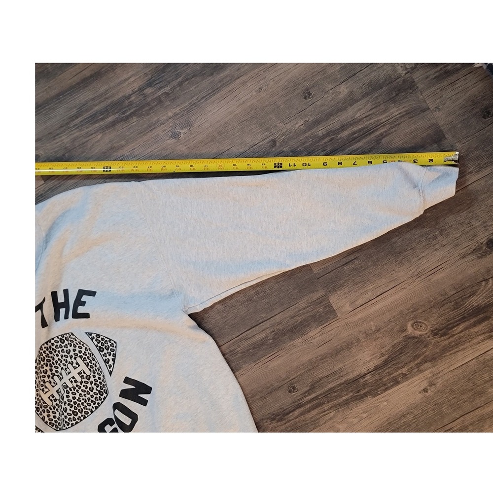 Gildan Heavy Blend Tis The Season Football Leopard Print Sweatshirt Gray Large - Picture 4 of 7